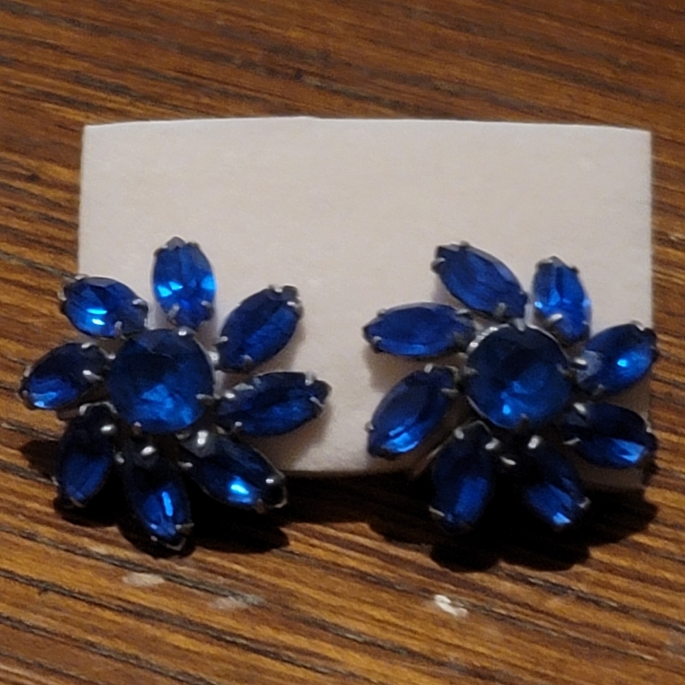 Vintage Blue Rhinestone Flower Earrings Screw Back Daisy Cluster Retro